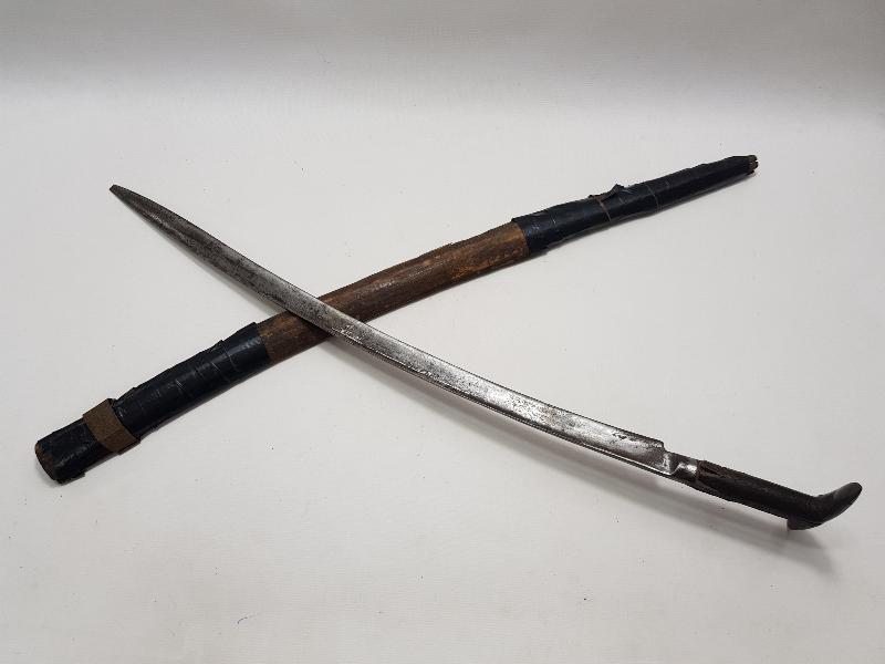 İKİ TARAFI DA GÜMÜŞ ÇAKMA OSMANLICA YAZILI YATAĞAN KILIÇ 