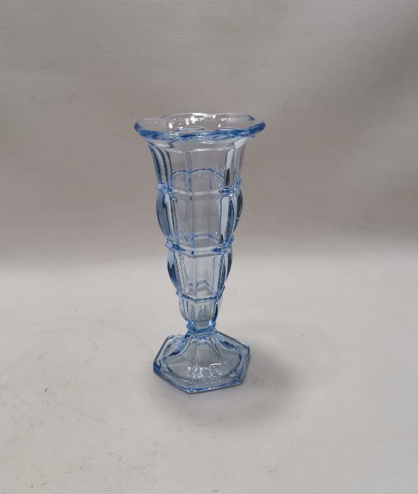 MAVİ RENKLİ CAM VAZO 