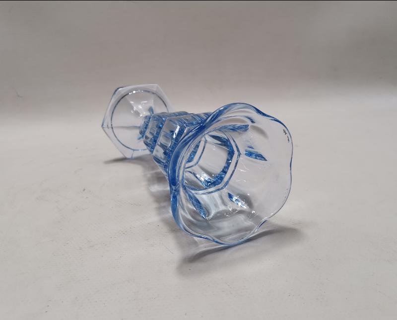 MAVİ RENKLİ CAM VAZO 