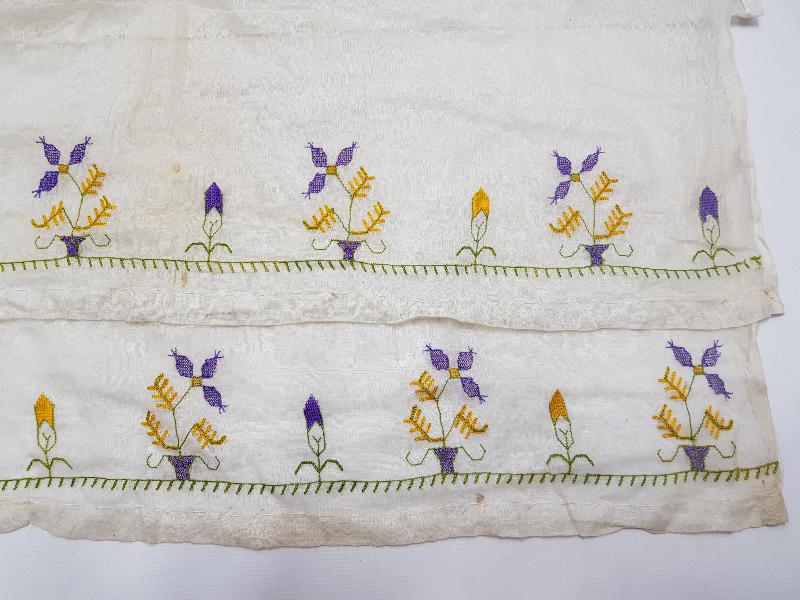 OSMANLI DÖNEMİ EL İŞLEMELİ İPEK ÖRTÜ 