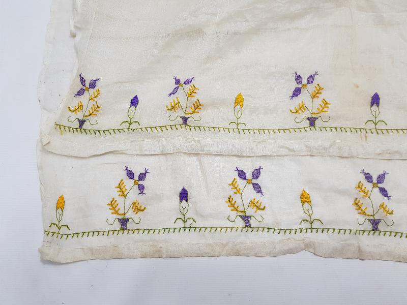 OSMANLI DÖNEMİ EL İŞLEMELİ İPEK ÖRTÜ 