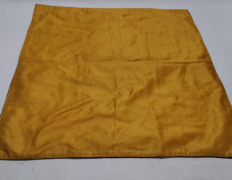 OSMANLI DÖNEMİ İPEK ATLAS ÜZERİ SIRMA İŞLEMELİ KİLİSE ALTAR ÖRTÜSÜ