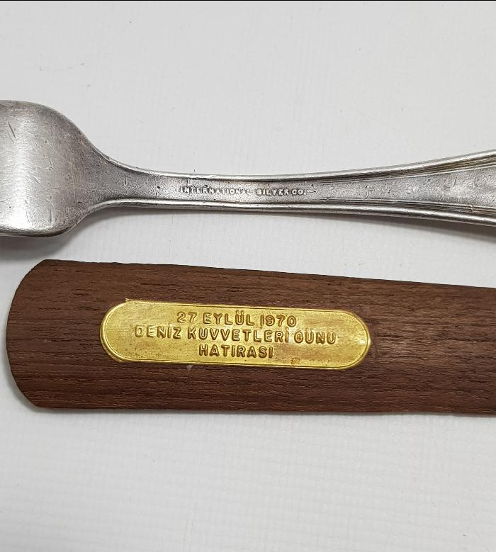 TCG YAVUZ GEMİSİNDEN YAPILMIŞ ÇATAL VE ZARF AÇACAĞI 