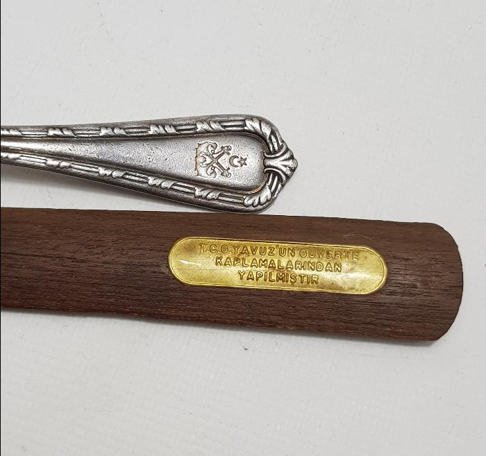 TCG YAVUZ GEMİSİNDEN YAPILMIŞ ÇATAL VE ZARF AÇACAĞI 