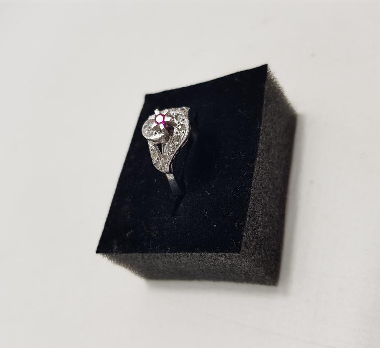 YAKUT TAŞLI PIRLANTA YÜZÜK