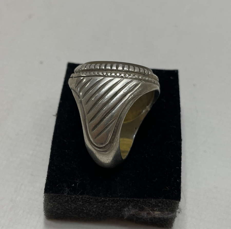 AKİK ÜZERİ EL KAZIMA USTA DAMGALI BÜYÜK BOY GÜMÜŞ YÜZÜK