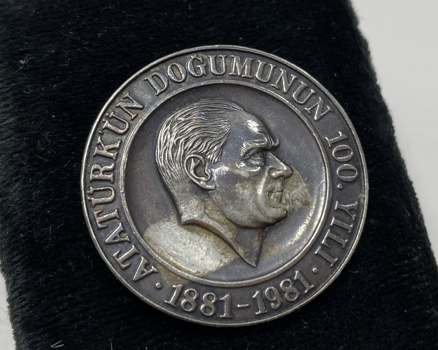 ATATÜRK'ÜN DOĞUMUNUN 100. YILI ANISINA YAPILMIŞ GÜMÜŞ HATIRA PARA
