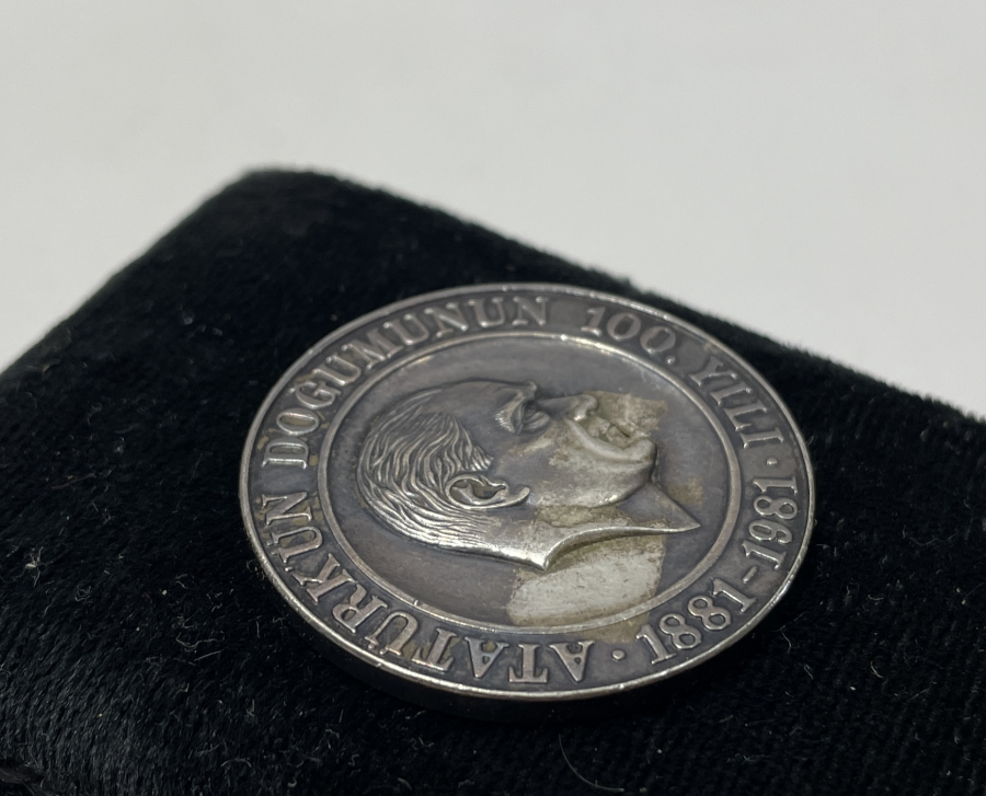 ATATÜRK'ÜN DOĞUMUNUN 100. YILI ANISINA YAPILMIŞ GÜMÜŞ HATIRA PARA