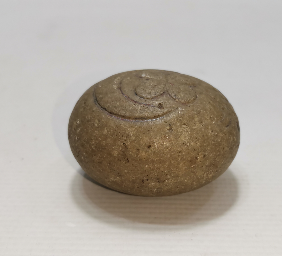 ÜZERİ AY YILDIZLI VE LALELİ ÇOK NADİR NAMAZ TAŞI