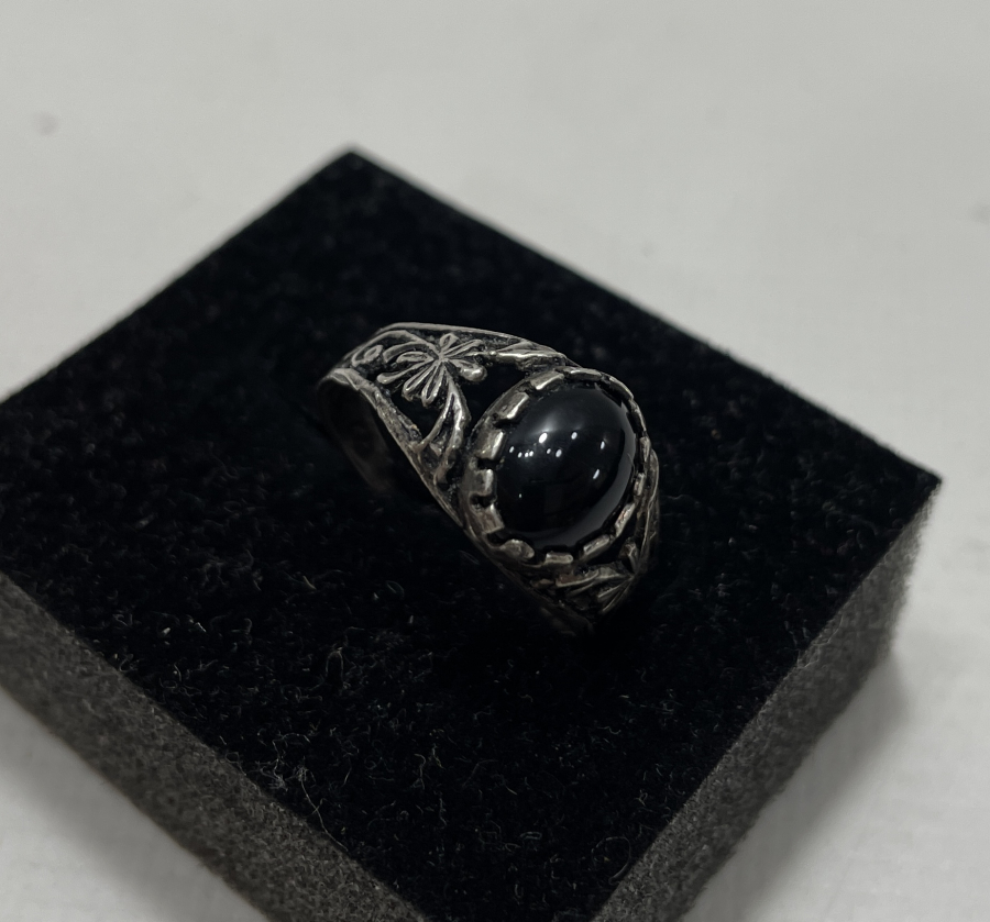 ÜZERİ OLTU TAŞLI GÜMÜŞ YÜZÜK