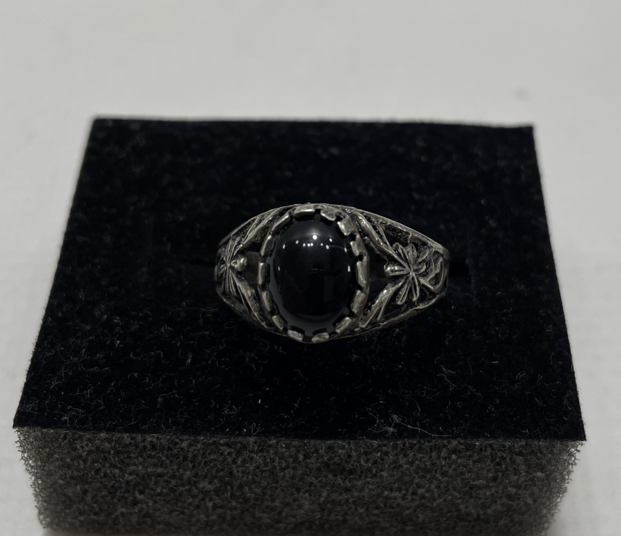 ÜZERİ OLTU TAŞLI GÜMÜŞ YÜZÜK