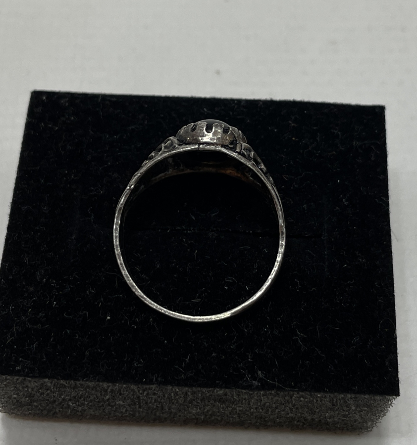 ÜZERİ OLTU TAŞLI GÜMÜŞ YÜZÜK