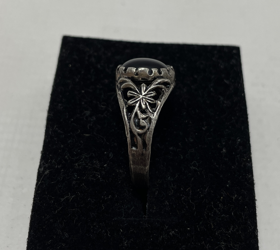 ÜZERİ OLTU TAŞLI GÜMÜŞ YÜZÜK