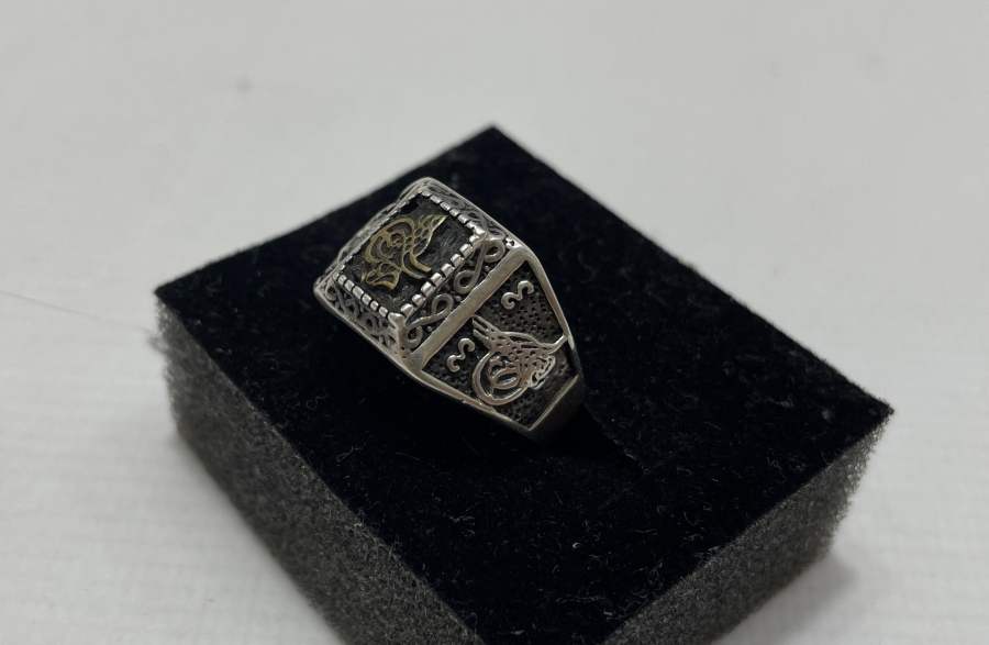 ÜZERİNDE OSMANLI DEVLET ARMASI VE TUĞRA BULUNAN GÜMÜŞ YÜZÜK