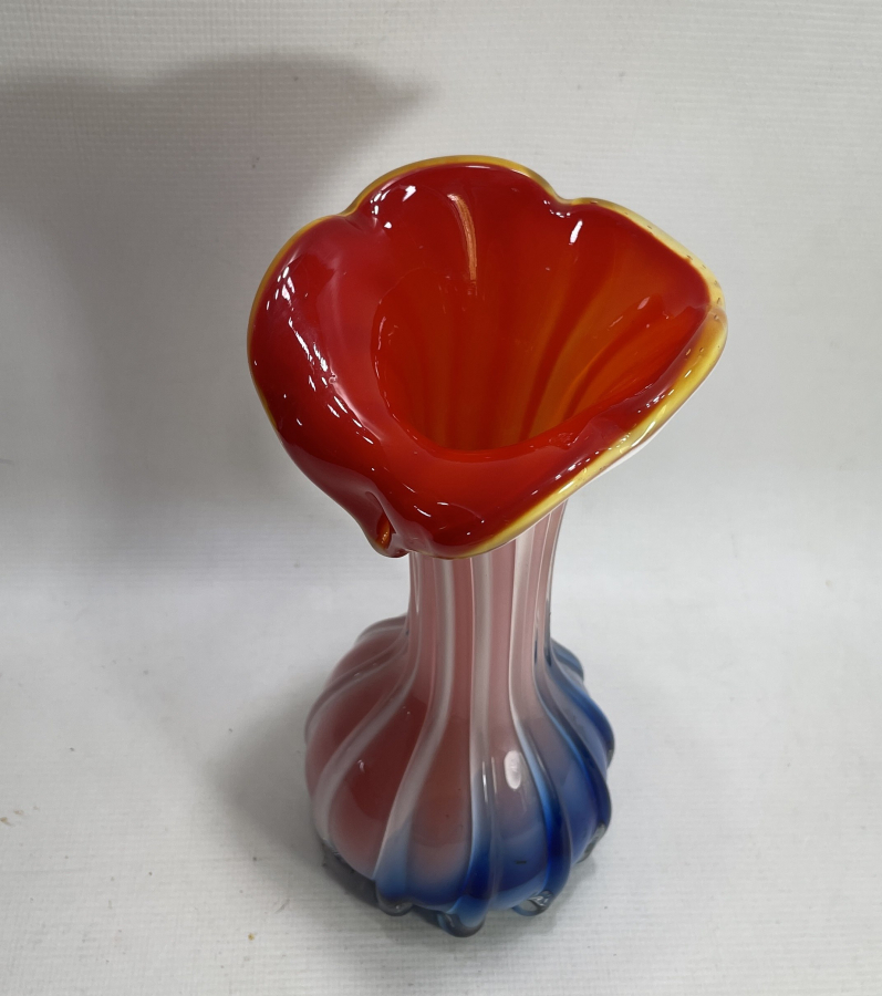 1900 BAŞLARI KOPARMA İŞÇİLİKLİ MURANO VAZO