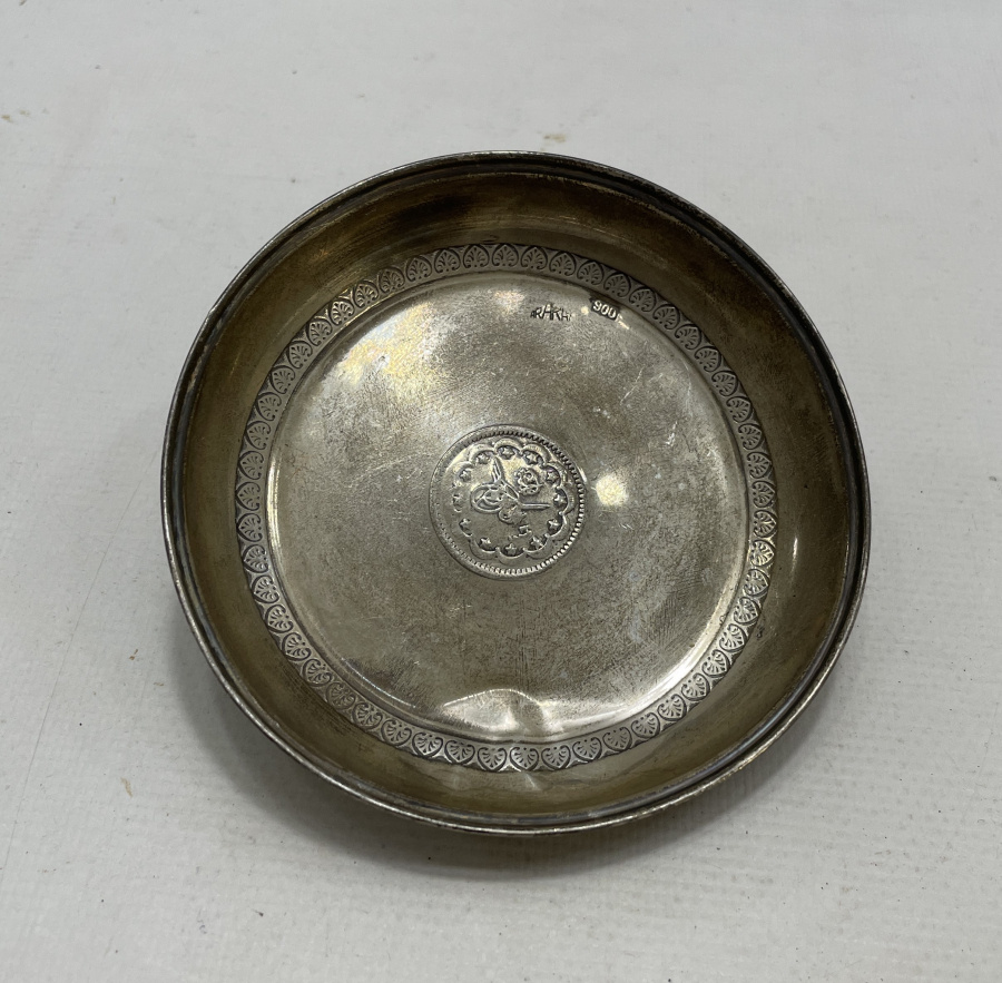 ORTASI TUĞRALI GÜMÜŞ KINA TASI