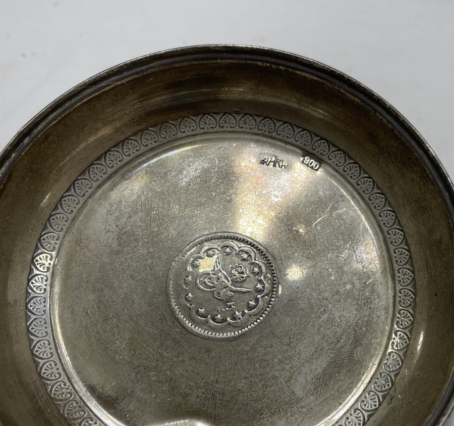 ORTASI TUĞRALI GÜMÜŞ KINA TASI