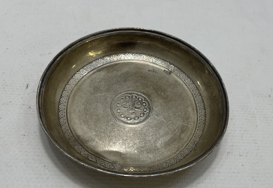 ORTASI TUĞRALI GÜMÜŞ KINA TASI