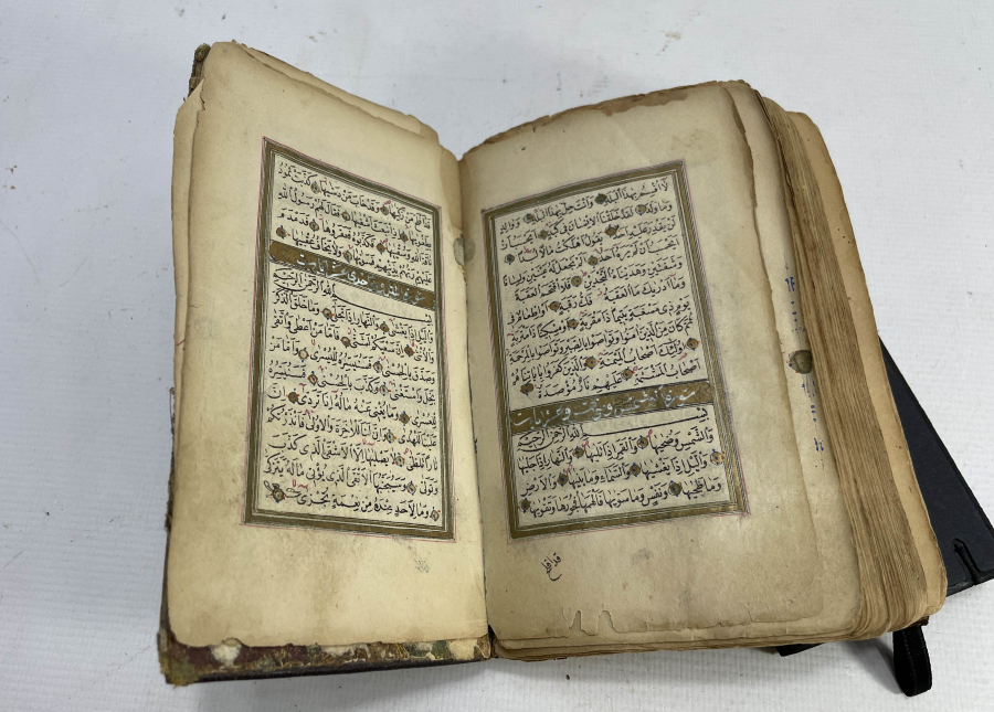 OSMANLI DÖNEMİ ROKOKO TEZHİPLİ EL YAZMA KUR'AN -I KERİM