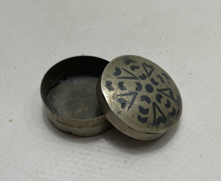 OSMANLI DÖNEMİ SAVATLI GÜMÜŞ KUTU