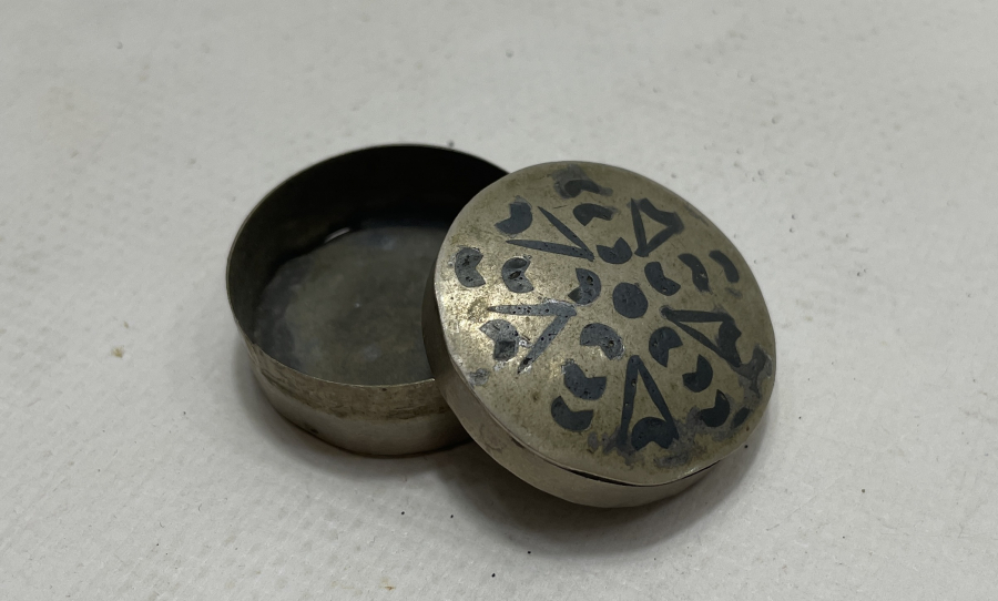 OSMANLI DÖNEMİ SAVATLI GÜMÜŞ KUTU