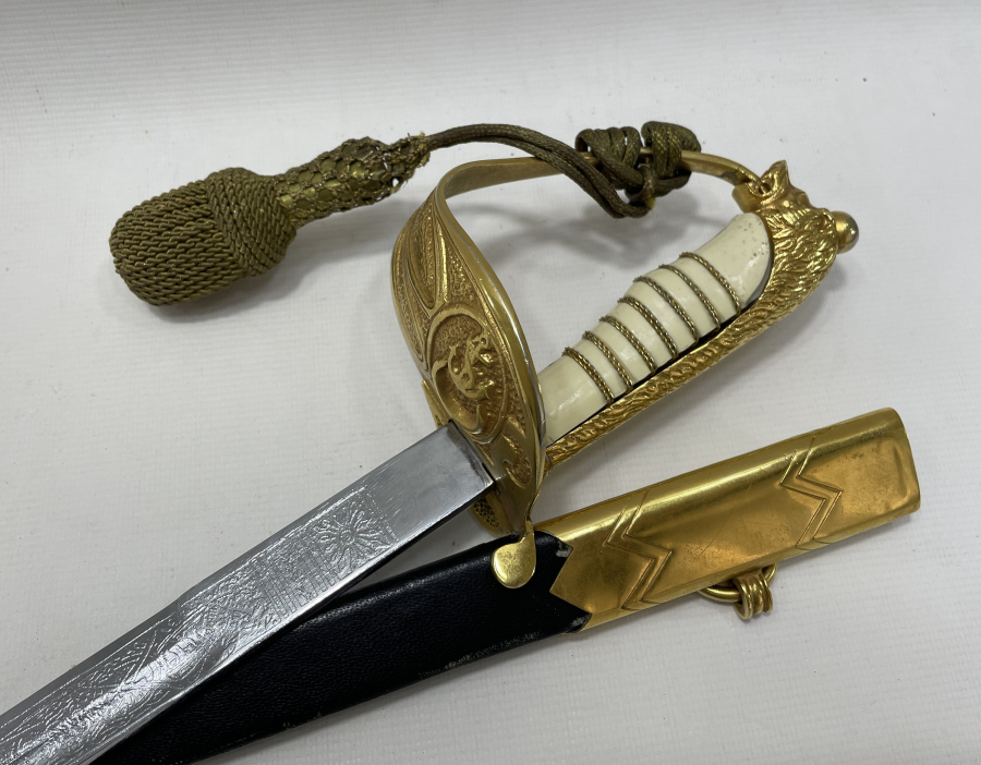 ASLAN BAŞLI ANTİKA DENİZCİ SUBAY KILICI