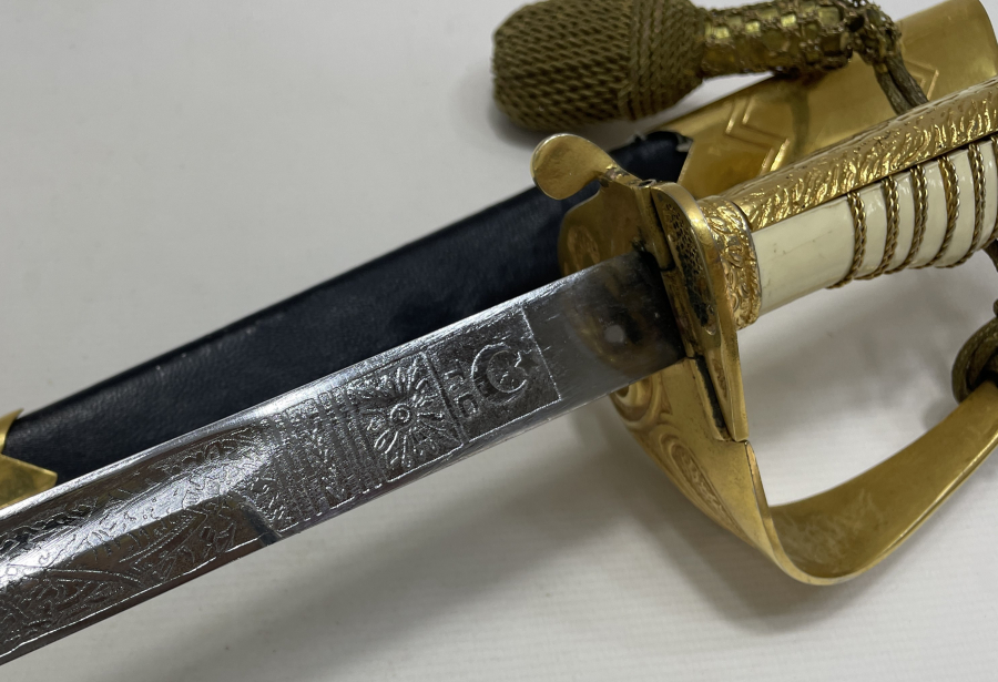 ASLAN BAŞLI ANTİKA DENİZCİ SUBAY KILICI