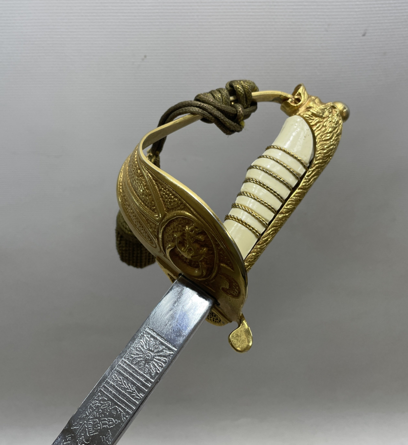 ASLAN BAŞLI ANTİKA DENİZCİ SUBAY KILICI