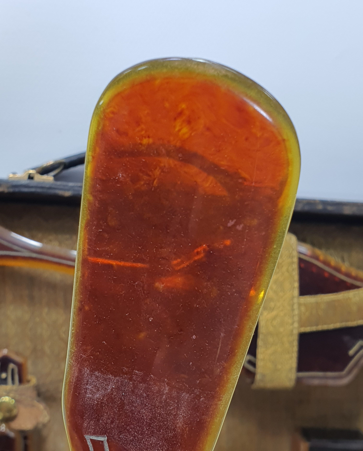 BAĞA GÖRÜNÜMLÜ ORJİNAL ÇANTASINDA ANTİKA SEYAHAT TAKIMI