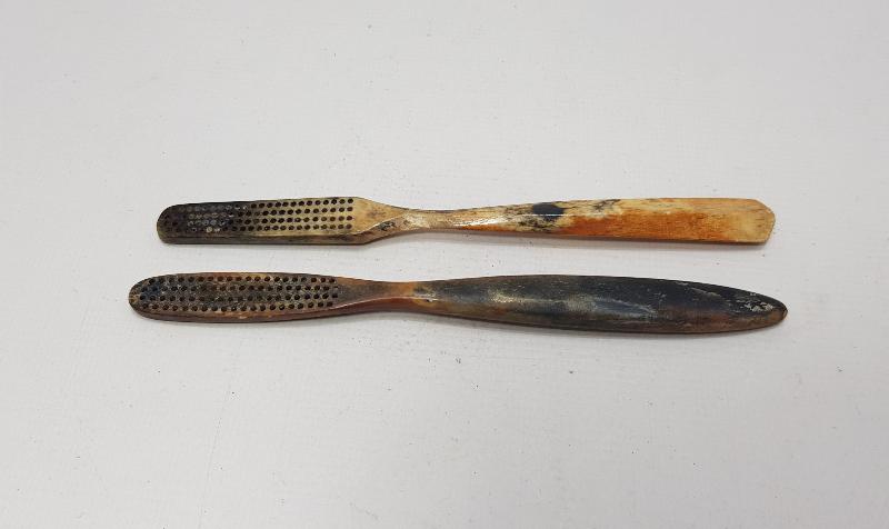 OSMANLI DÖNEMİ İKİ ADET DİŞ FIRÇASI 