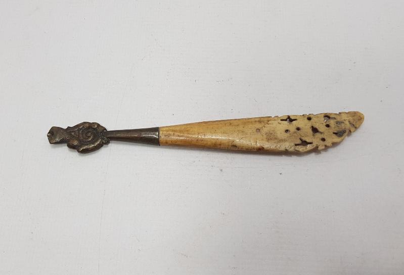 OSMANLI DÖNEMİ KEMİK SAPLI CAM ELMASI 