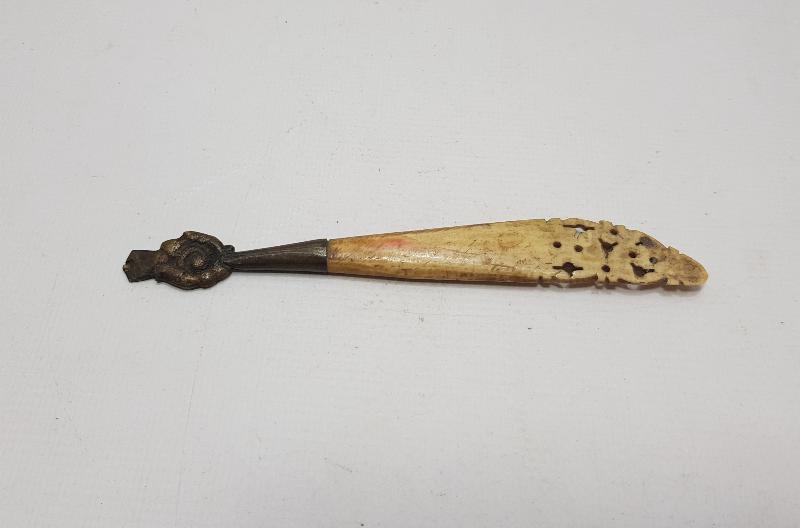 OSMANLI DÖNEMİ KEMİK SAPLI CAM ELMASI 