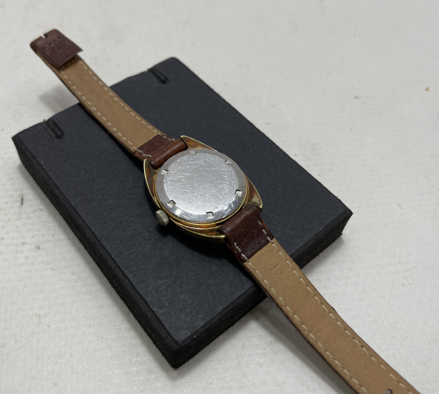 ZENİTH MARKA KURMALI KOL SAATİ