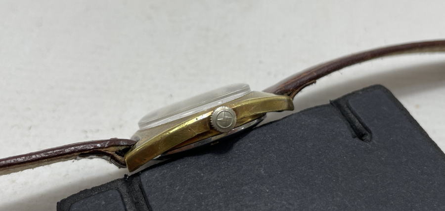 ZENİTH MARKA KURMALI KOL SAATİ