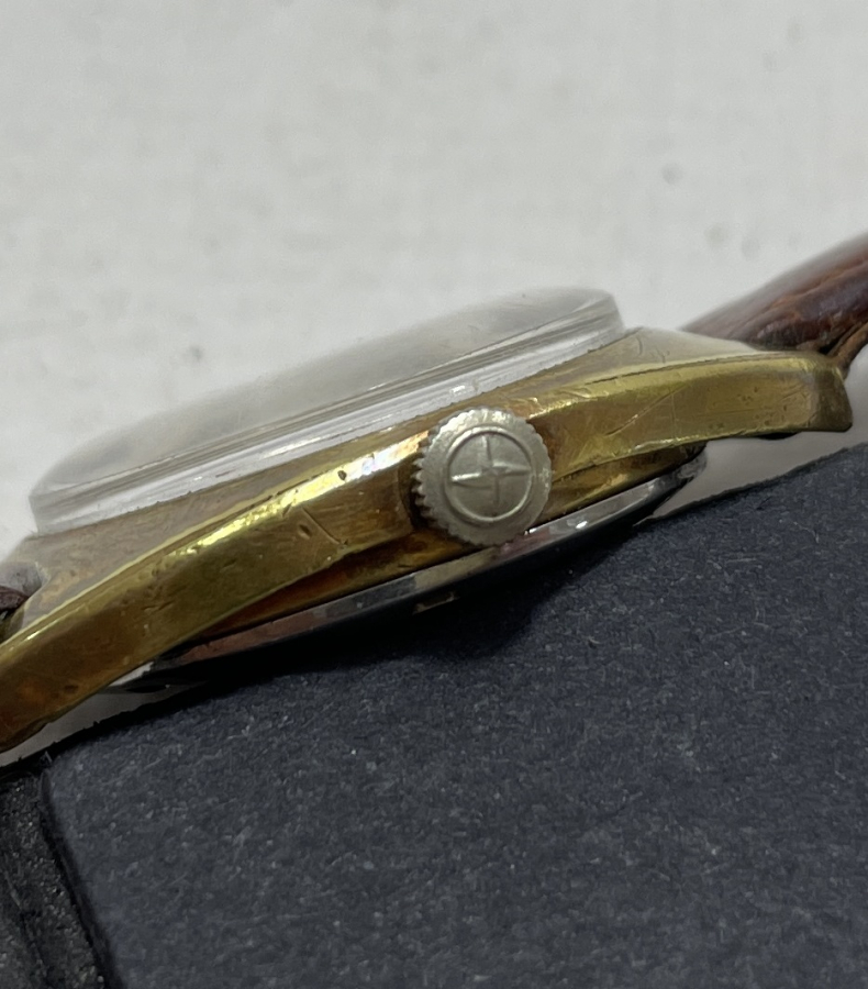 ZENİTH MARKA KURMALI KOL SAATİ