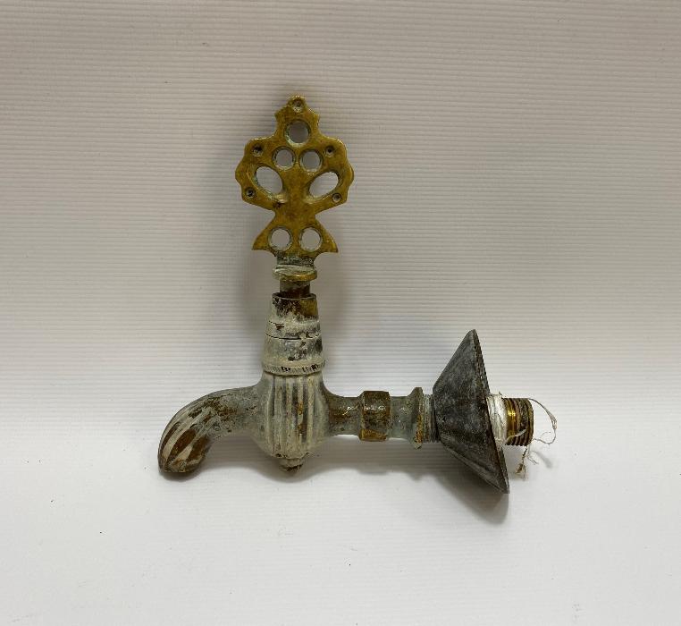 ANTİKA PİRİNÇ MUSLUK