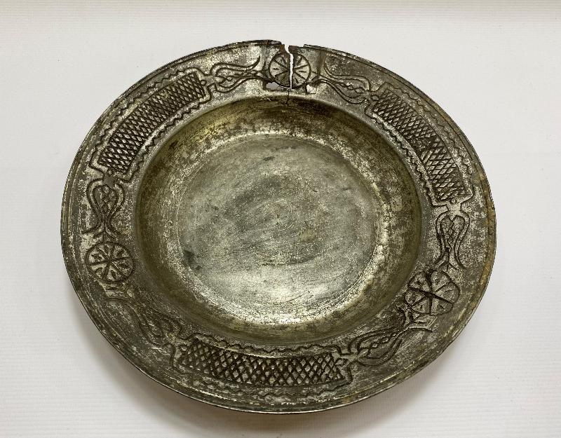 OSMANLI DÖNEMİ ÜZERİ DESENLERLE SÜSLÜ KALEM İŞÇİLİKLİ BAKIR TABAK