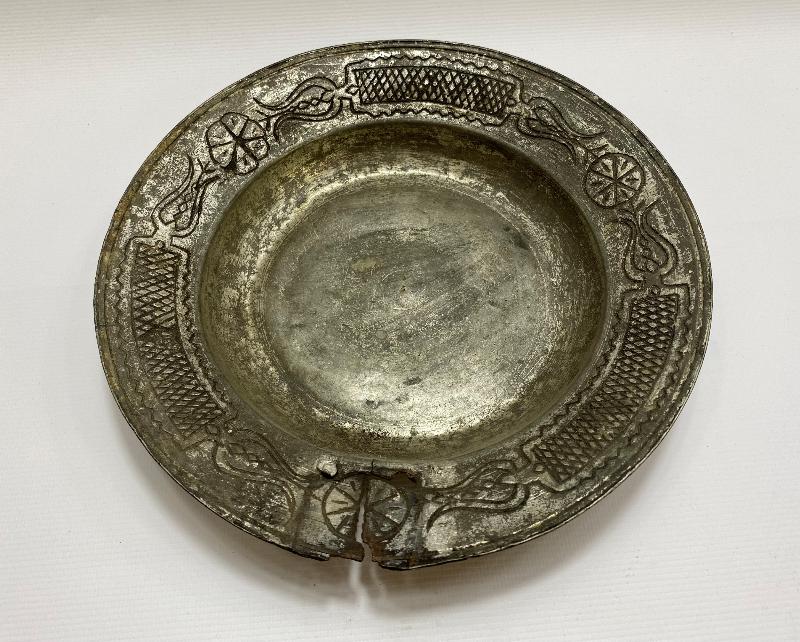 OSMANLI DÖNEMİ ÜZERİ DESENLERLE SÜSLÜ KALEM İŞÇİLİKLİ BAKIR TABAK