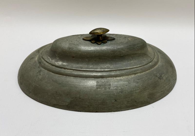 OSMANLICA VE ERMENİCE USTA DAMGALI TABAK KAPAĞI