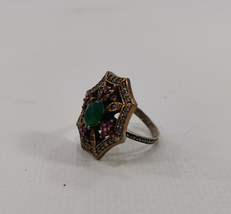 ZÜMRÜT VE YAKUTLU GÜMÜŞ HÜRREM YÜZÜĞÜ