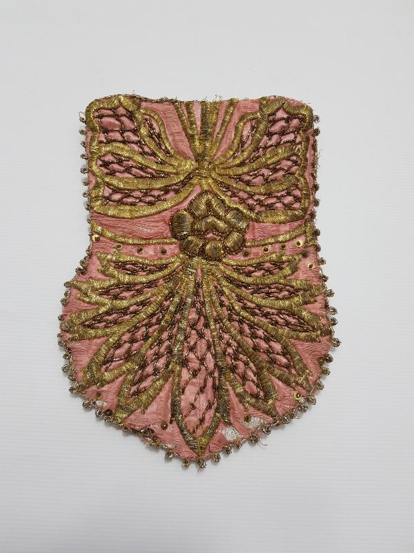 OSMANLI DÖNEMİ İPEK ATLAS ÜZERİ ALTIN SIRMA İŞLEMELİ PARA KESESİ 