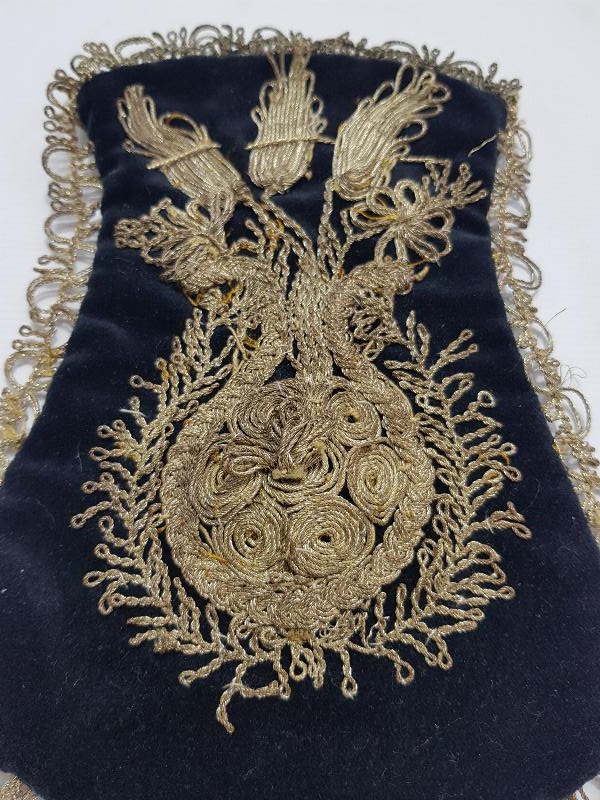 OSMANLI DÖNEMİ SIRMA İŞÇİLİKLİ KADİFE GELİN KESESİ