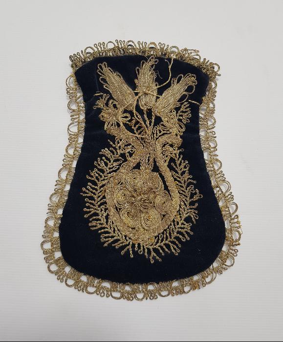 OSMANLI DÖNEMİ SIRMA İŞÇİLİKLİ KADİFE GELİN KESESİ