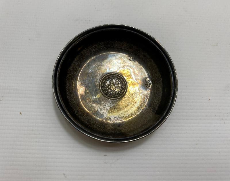 ORTASI TUĞRALI GÜMÜŞ KINA TASI 