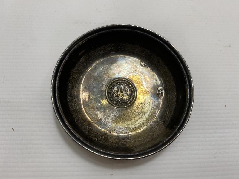 ORTASI TUĞRALI GÜMÜŞ KINA TASI 