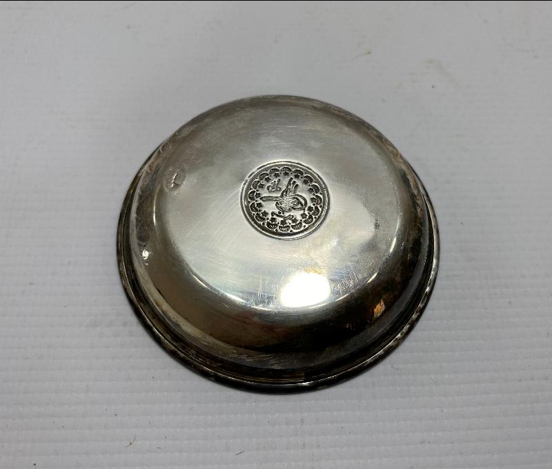 ORTASI TUĞRALI GÜMÜŞ KINA TASI 