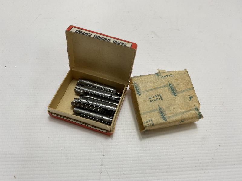 CUMHURİYET İLK DÖNEM OKUL MARKA DİVİT UCU KUTUSU