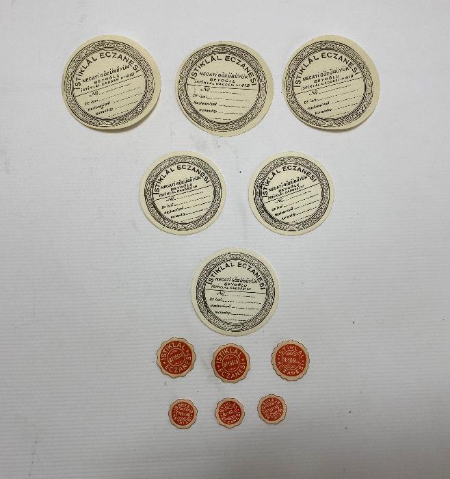 İSTANBUL İSTİKLAL ECZANESİ KUTU ETİKETLERİ VE VİNYET LOTU