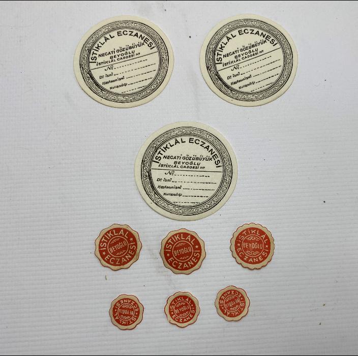 İSTANBUL İSTİKLAL ECZANESİ KUTU ETİKETLERİ VE VİNYET LOTU