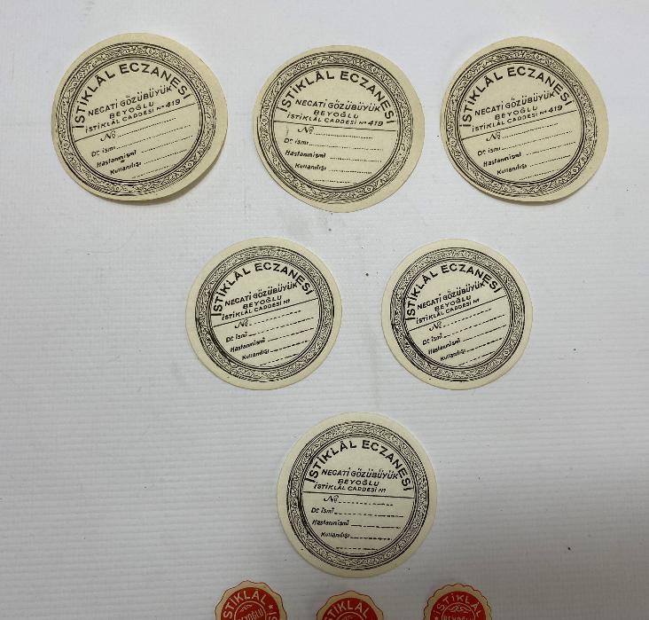 İSTANBUL İSTİKLAL ECZANESİ KUTU ETİKETLERİ VE VİNYET LOTU